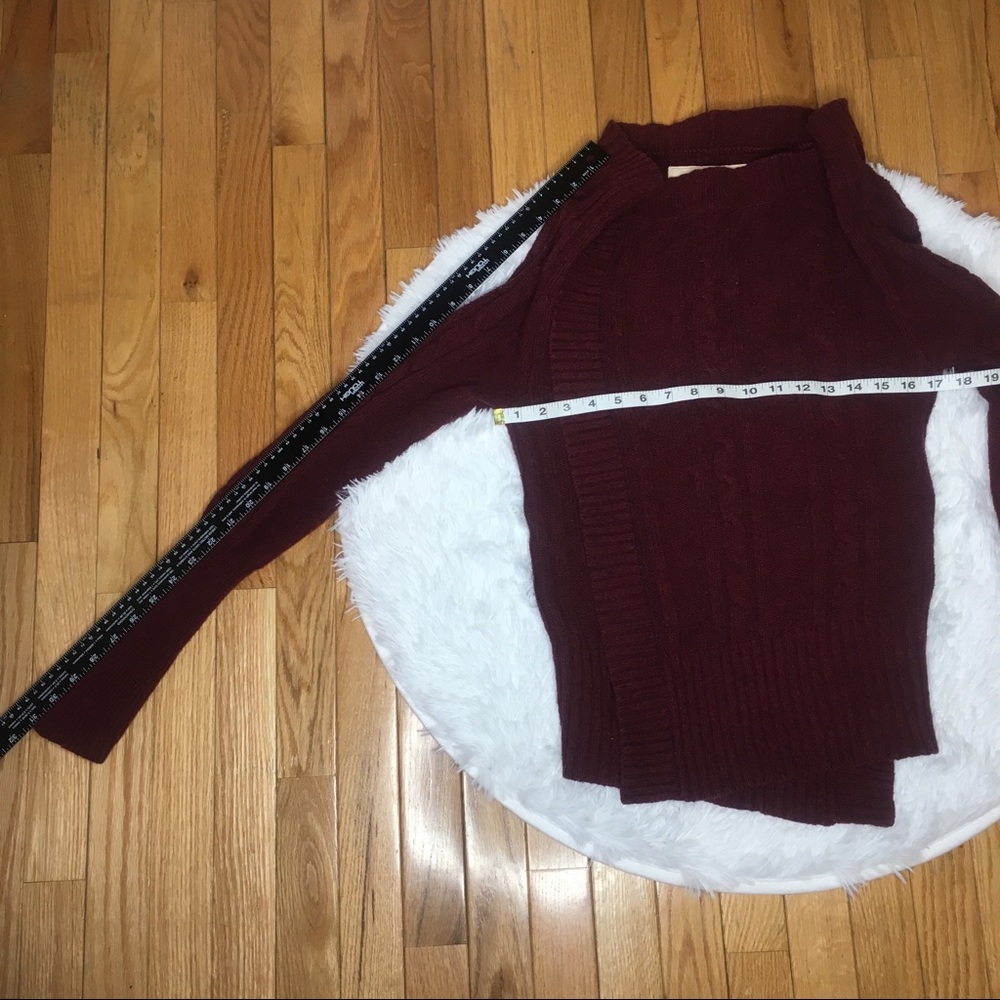 ❌SOLD❌ Hollister Burgundy Cable Knit Cardigan - Picture 3 of 8
